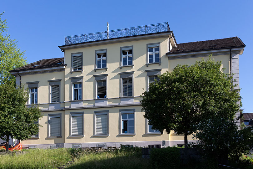 Primarschulhaus in Berg