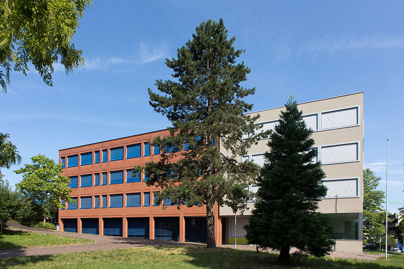 Schulhaus Röhrliberg 2 in Cham