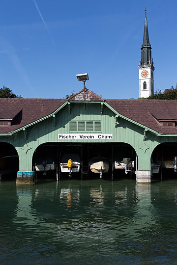 Pfarrkirche und Bootshaus in Cham