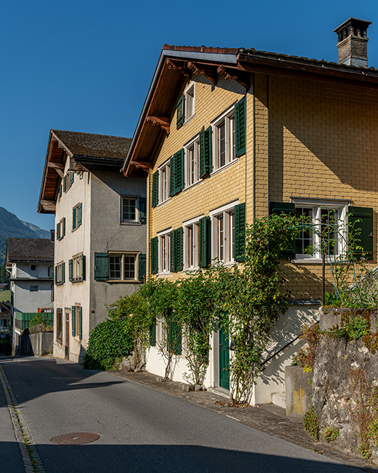 Alte Landstrasse in Mitlödi