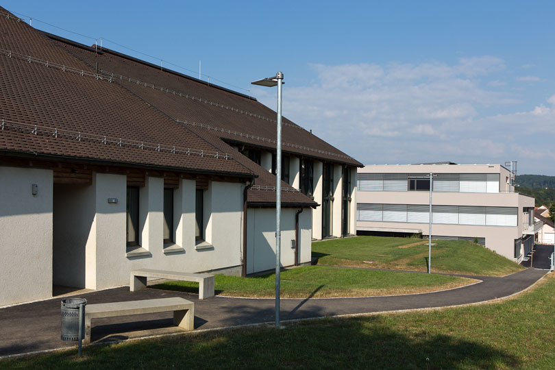 Mehrzweckhalle und Primarschulhaus Hofstetten SO