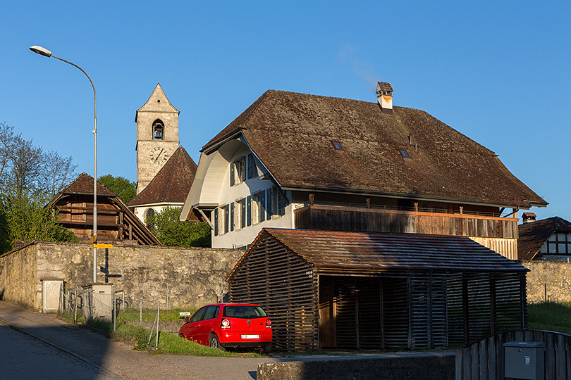 Pfarrspeicher, Kirche und Pfarrhaus in Lüsslingen