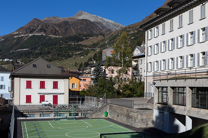 Schulhaus in Airolo