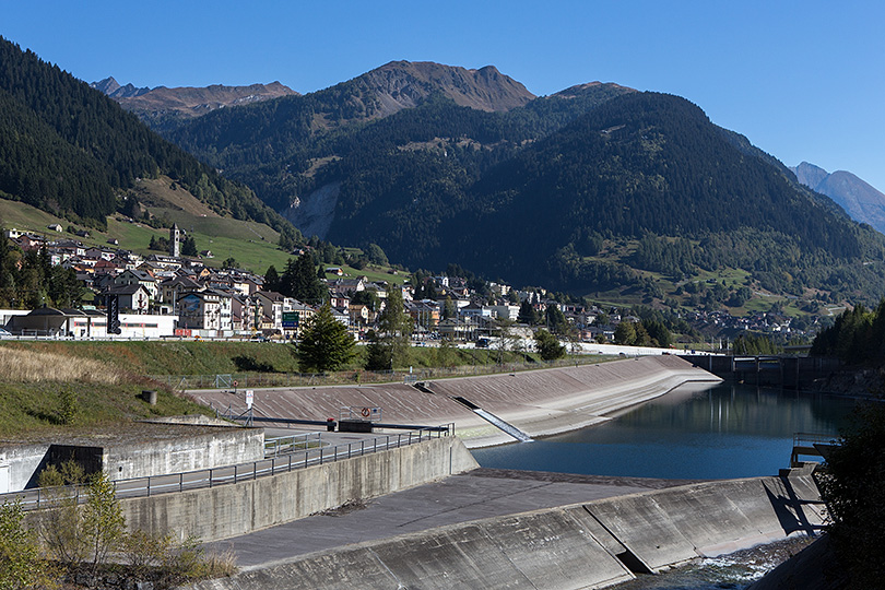 Ausgleichbecken der Kraftwerke