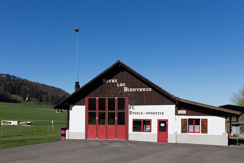 La stade à Corban