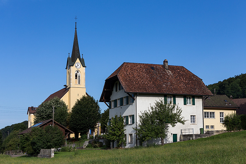 Kirche und Pfarrhaus in Oberkirch, Zullwil und Nunningen
