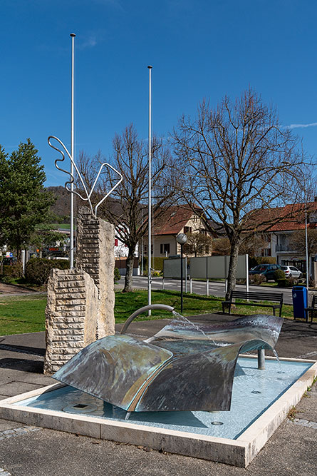 Brunnen beim Gemeindehaus in Lostorf