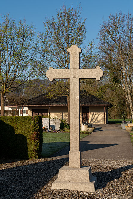 Friedhofskreuz in Däniken