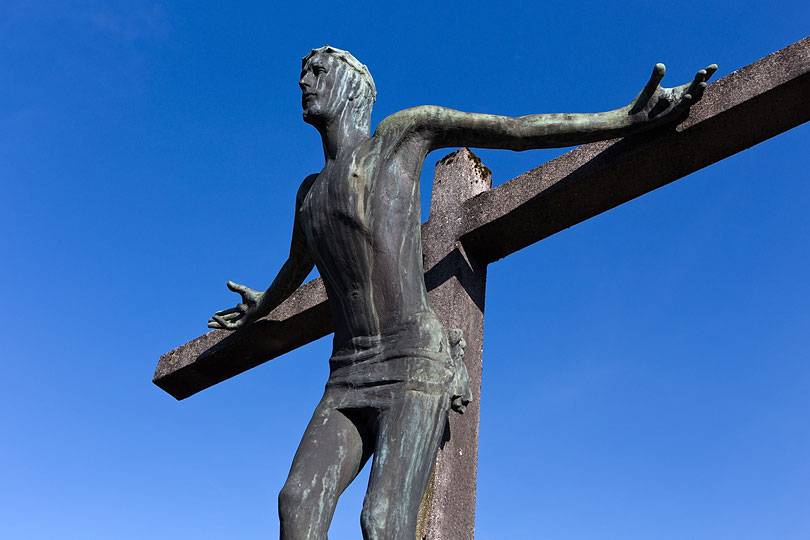 Kreuz auf dem Friedhof in Freienbach