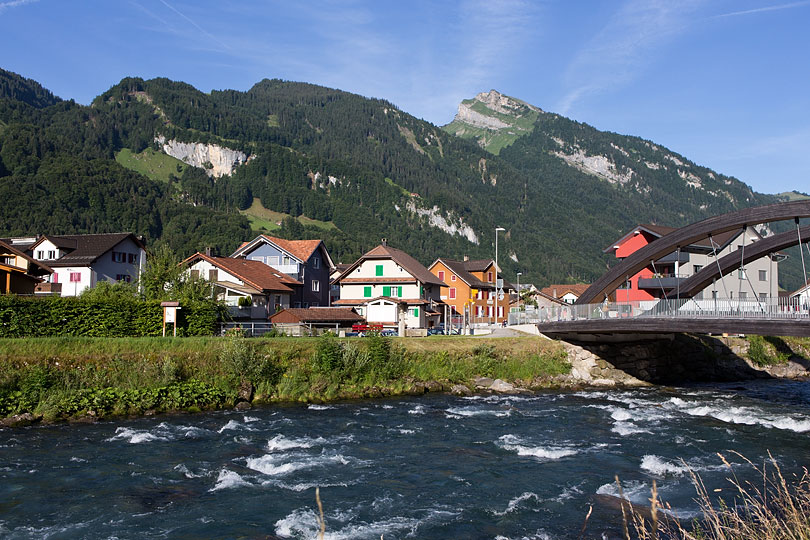 Muota mit Kirchenbrücke