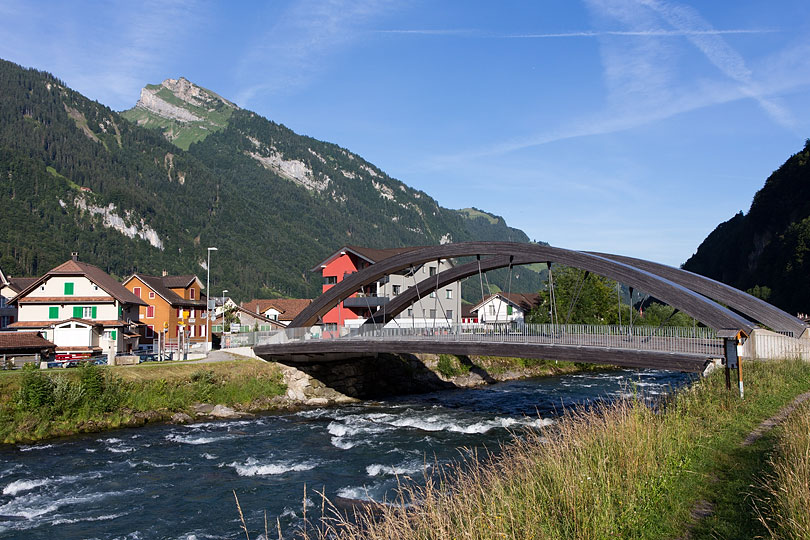 Muota mit Kirchenbrücke