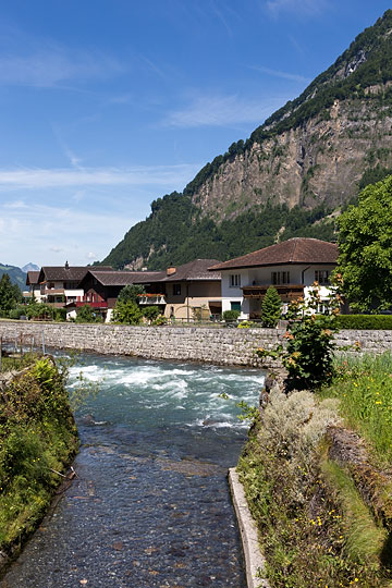 Hüribach mündet in die Muota