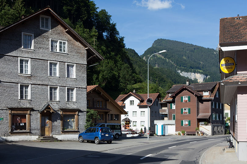 Hauptstrasse beim Restaurant Bödeli