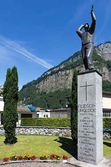 Flieger-Denkmal in Muotathal
