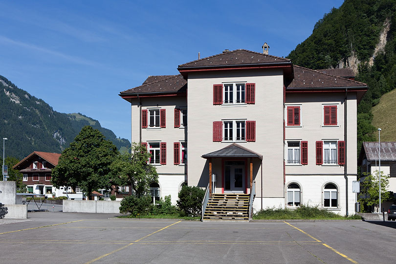 Schulhaus Wil Muotathal