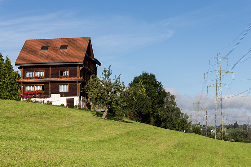 Gräben mit Starkstromleitung