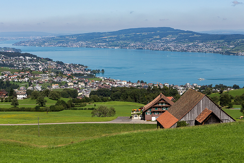 Blick nach Richterswil, Wollerau und den Zürichsee
