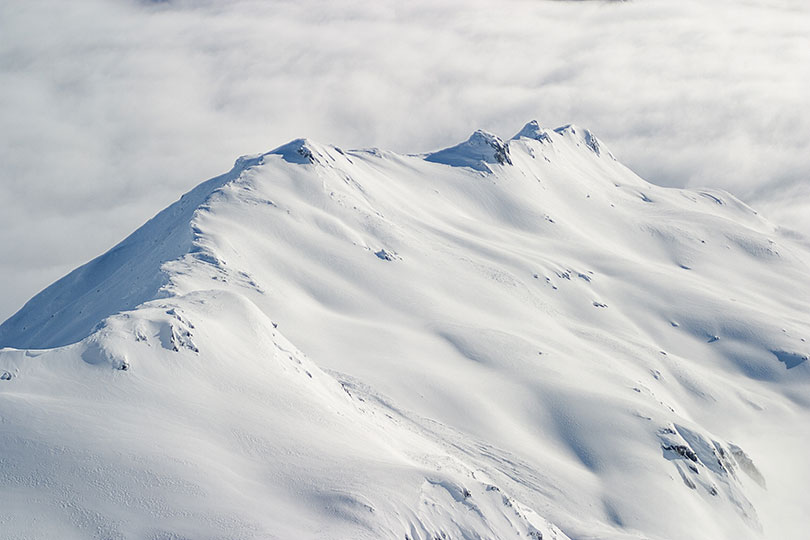 Blick vom Gemsstock zum Nebelmeer