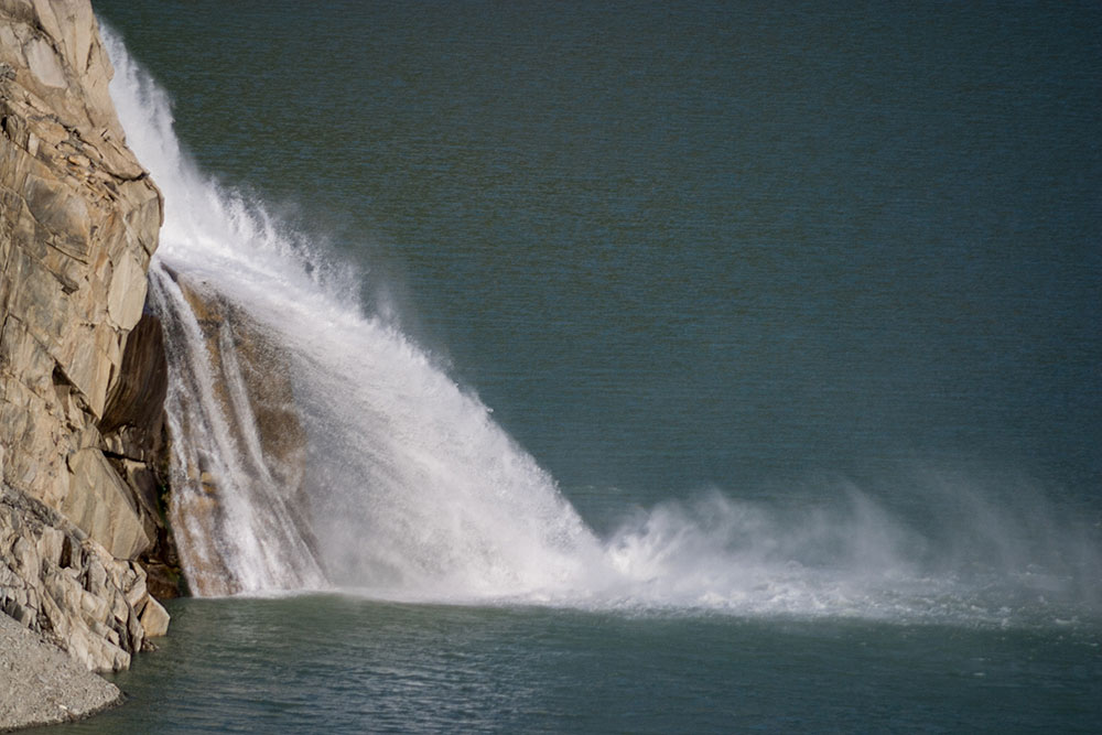 Wasserspeisung in Stausee