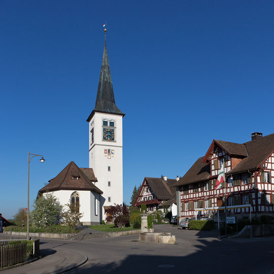 Kirche und Restaurant Krone