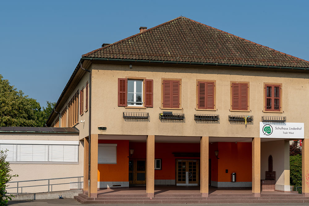 Schulhaus Lindenhof in Bülach