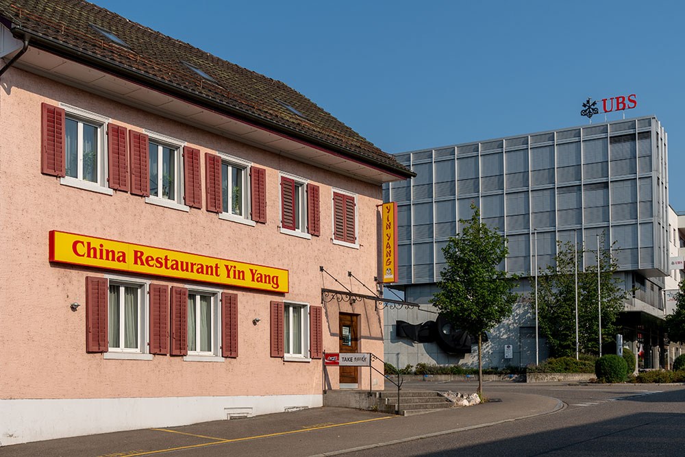 Yin Yang und UBS in Bülach