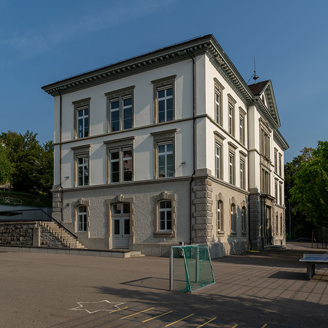 Schulhaus Dorfstrasse