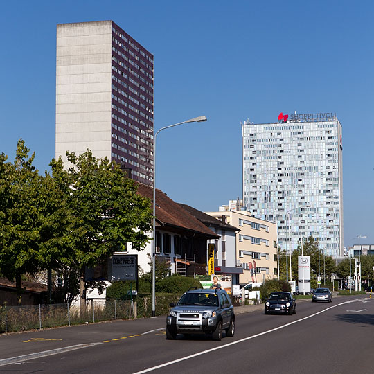 Landstrasse mit Shoppi Tivoli Spreitenbach