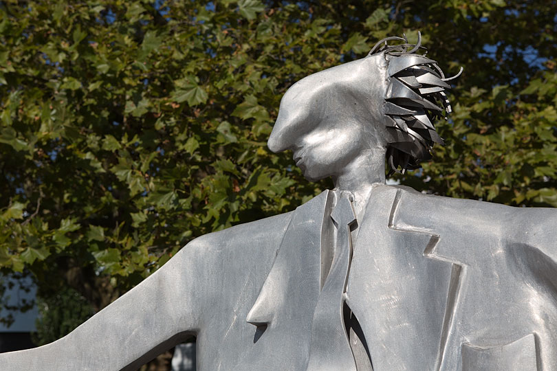 Skulptur von Kurt Laurenz Moser beim Shopping Center