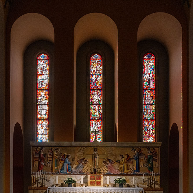 Chor der Kirche von Wünnewil