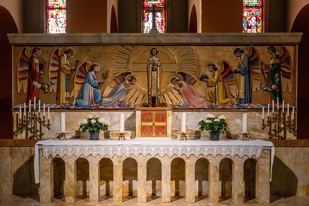 Altar in der Kirche von Wünnewil