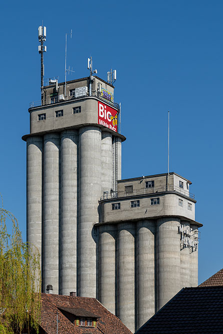 Getreidesilos in Flamatt