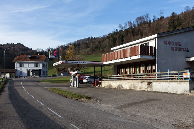 Douane et Motel Noirval à Lucelle