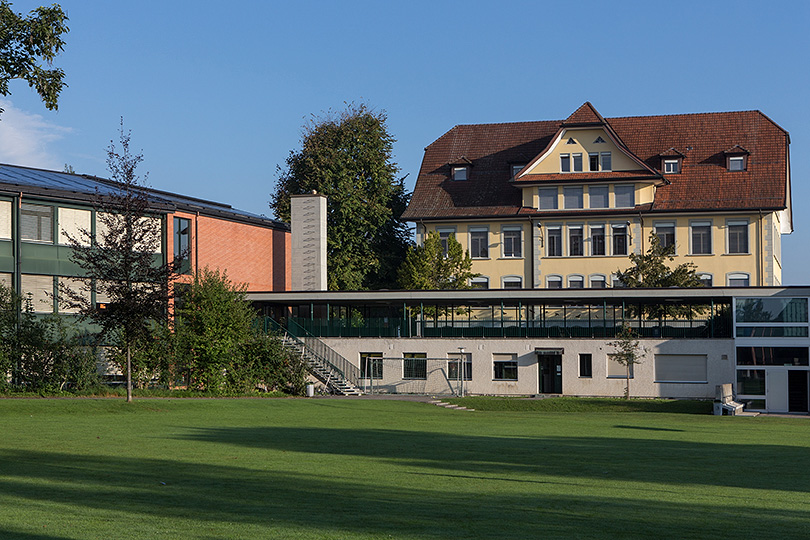 Schulhaus Zentral und Schulhaus Peter Halter