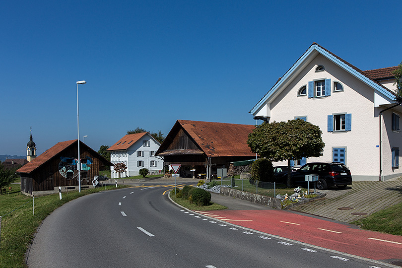 Altes Schulhaus in Mettmenschongau