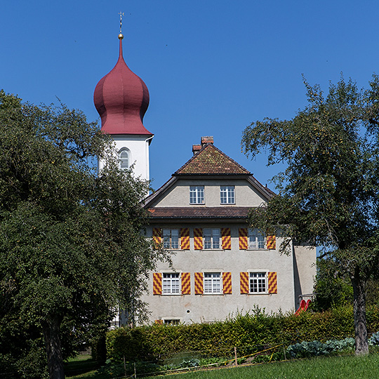 Wallfahrtskirche und altes Pfarrhaus in Oberschongau