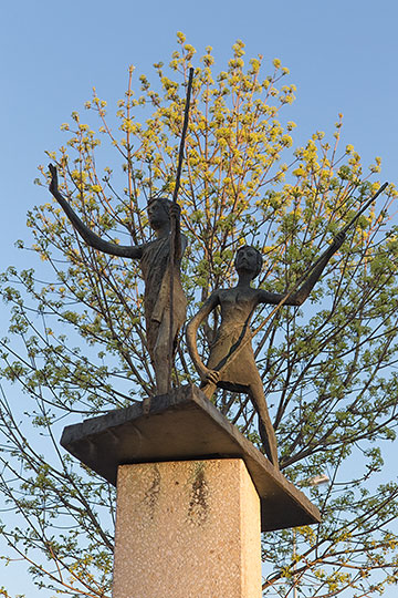 Skulptur beim Bahnhof