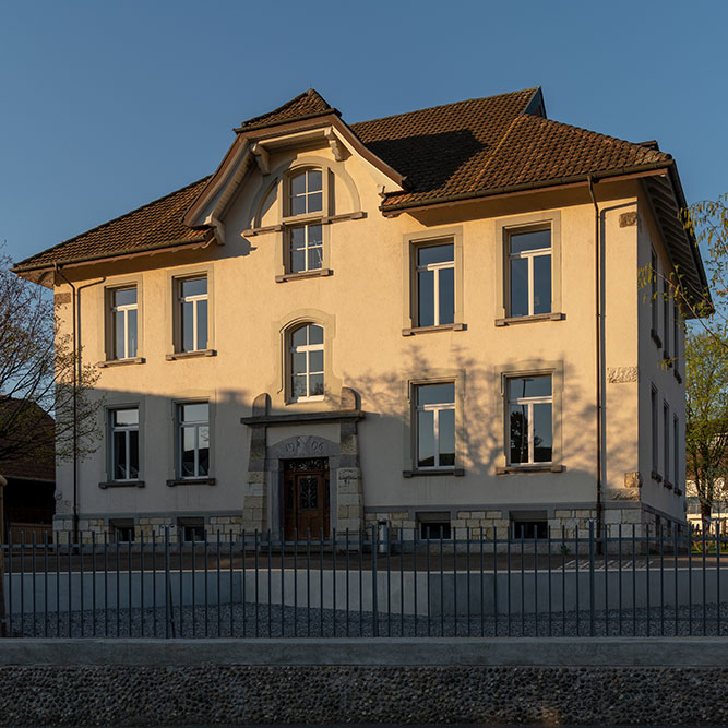 Schulhaus in Erlinsbach SO