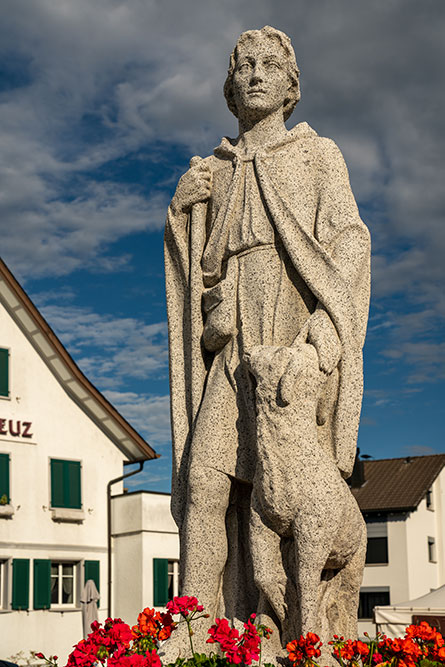 Schäfer Brunnenskulptur