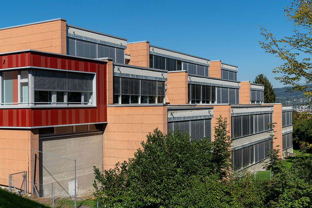 Schulhaus Steinacher in Au