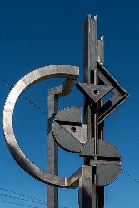 Skulptur beim Bahnhof