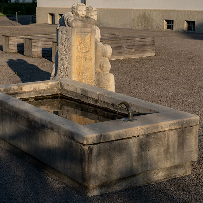 Brunnen beim Schulhaus Kretz