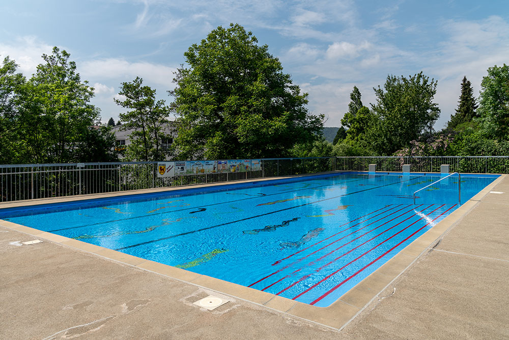 Schwimmbad in Wölflinswil