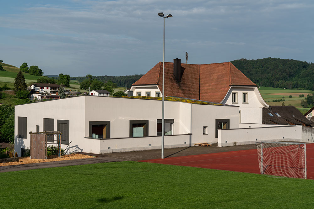 Schulhaus in Wil AG