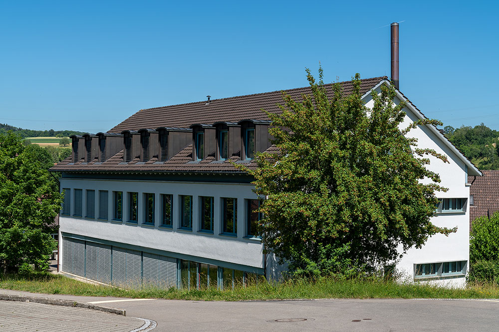 Schulhaus 1996 in Wegenstetten