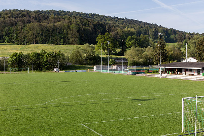 Stade à Develier