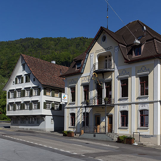 Honglerhaus und Haus der Weinbaugenossenschaft 