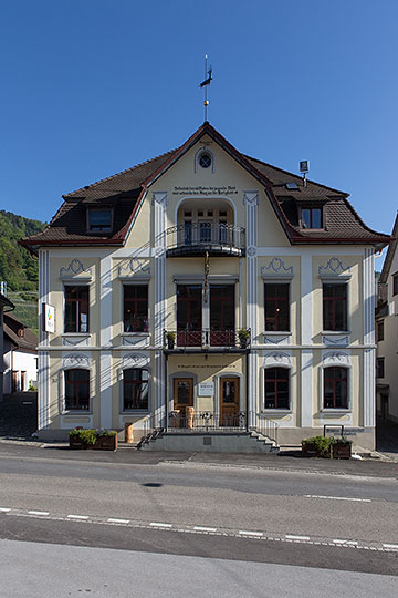 Haus der Weinbaugenossenschaft in Berneck