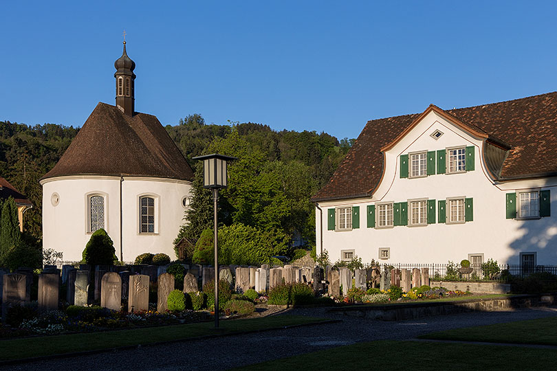 Heiligkreuzkapelle und Pfarrhaus in Berneck