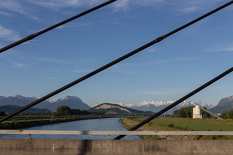 Schrägseilbrücke über dem Neuen Rhein